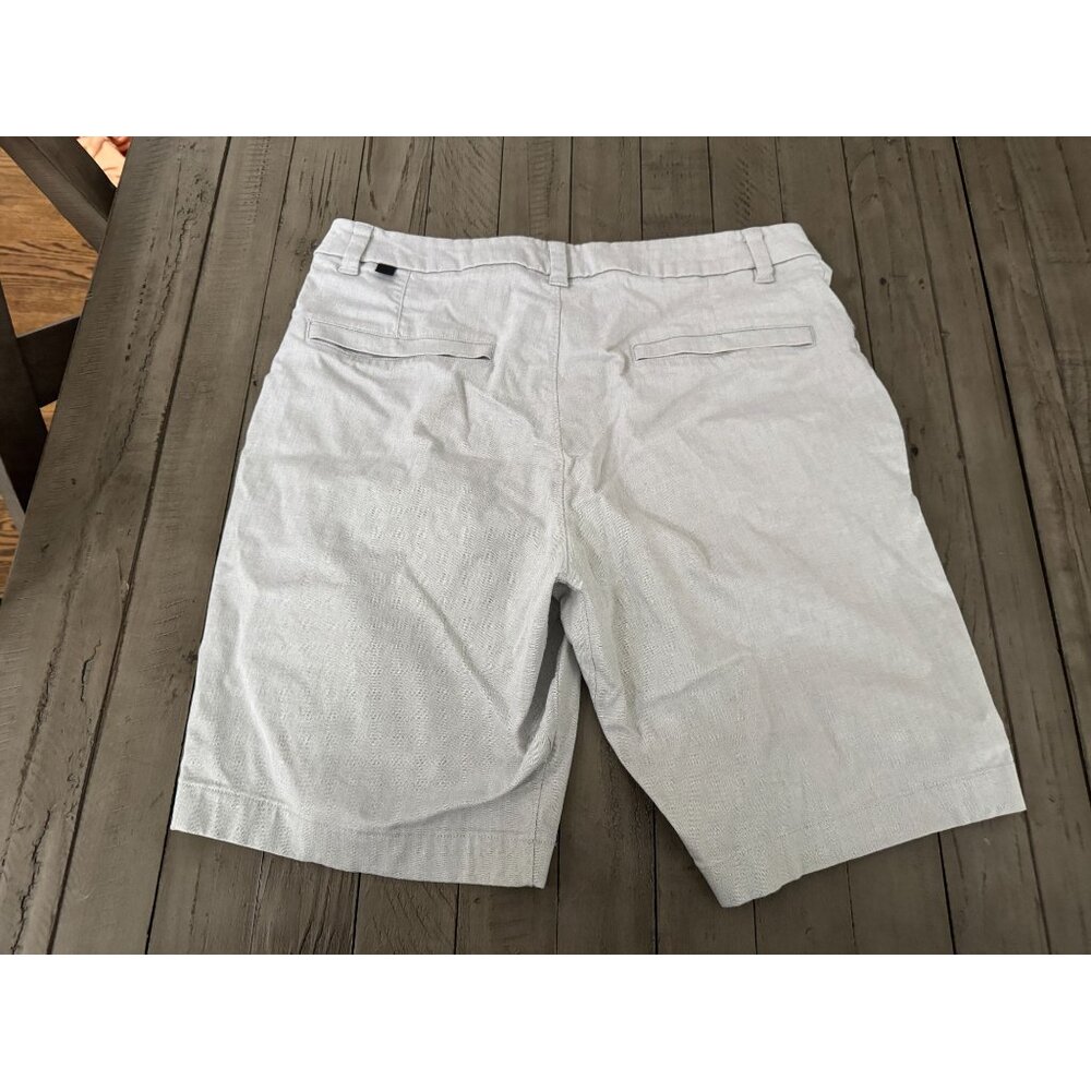 Lululemon Shorts Men 32 Gray Solid Flat Front Chi… - image 2